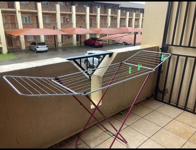 2 BEDROOM APARTMENT FOR SALE IN COMET